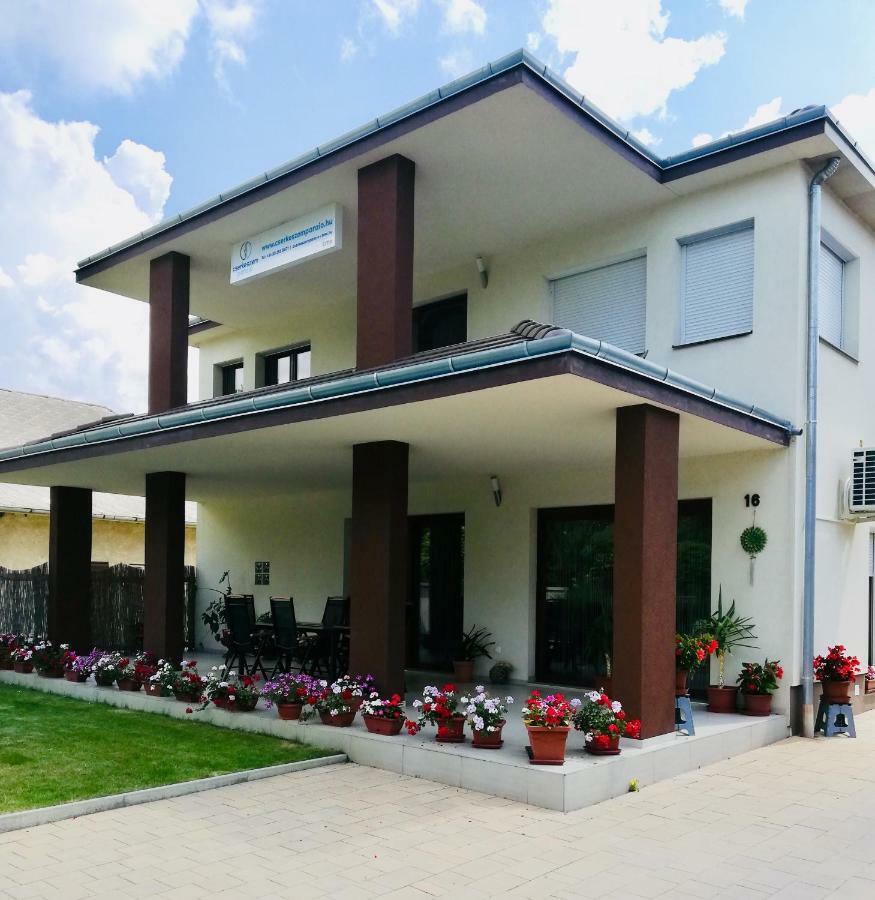 Hotel Cserkeszem Panzio Cserkeszőlő Exterior foto